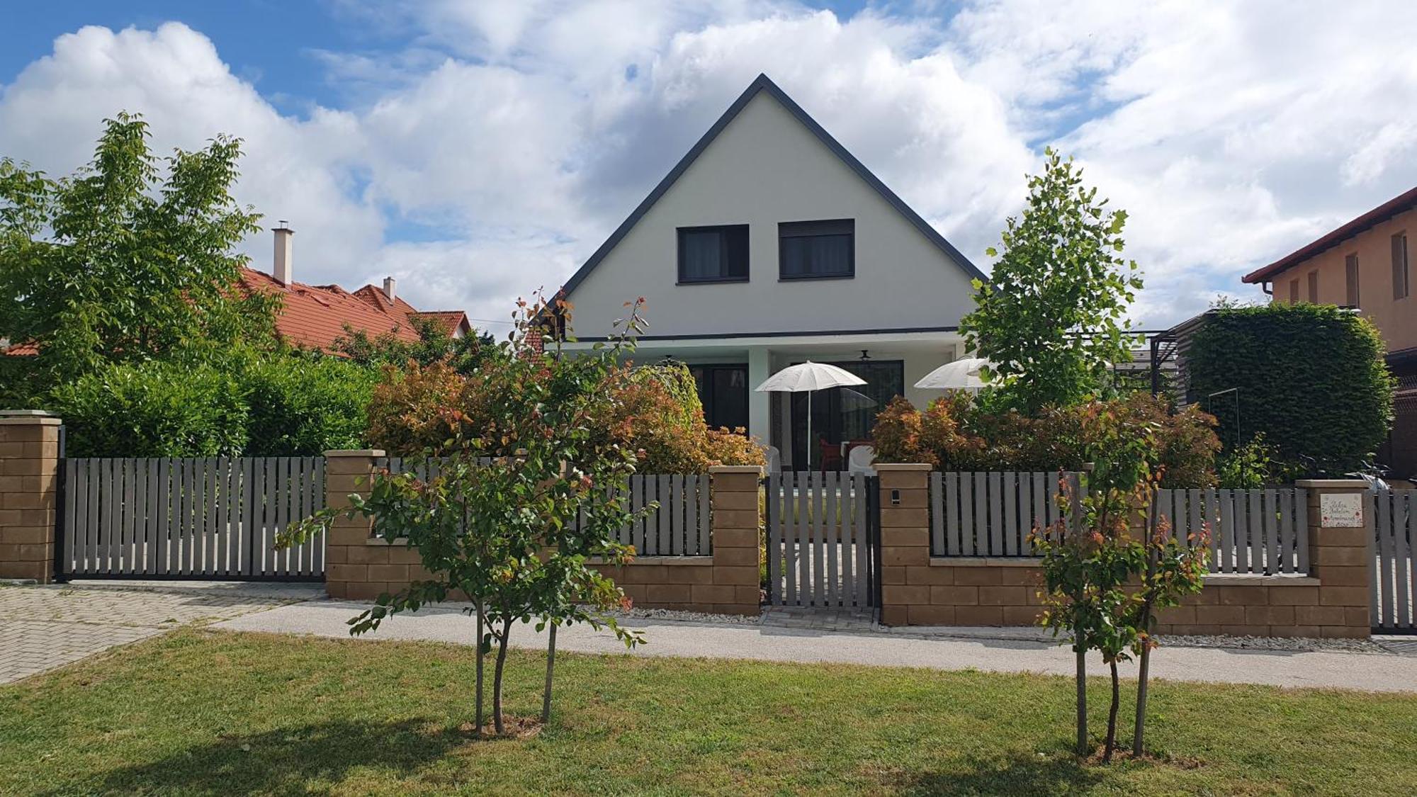 Relax Balaton Apartmanok Balatonfüred Eksteriør billede
